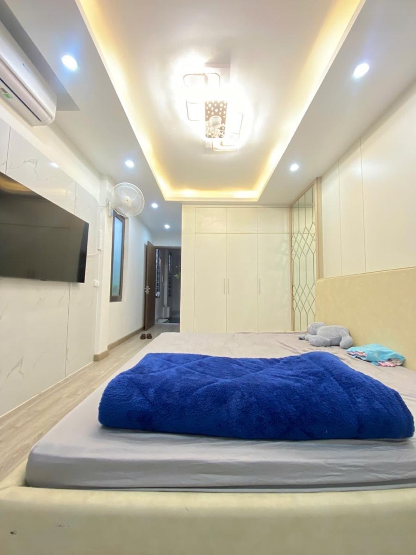 Chính Chủ Bán Nhà Cầu Giấy Vị Trí Mặt Ngõ Gần Oto Xây Mới 5 Tầng 31Mmặt Tiền5M