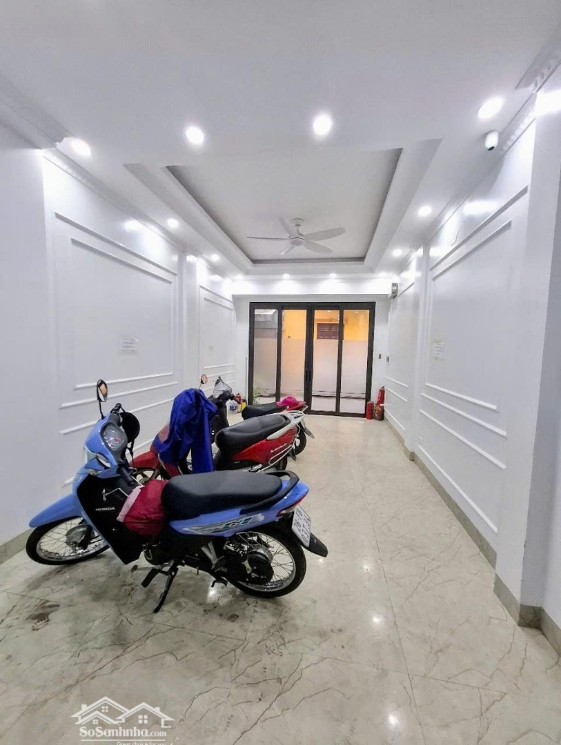 Phố Hoàng Đạo Thành - Phân Lô - Ôtô Vào Nhà - Tặng Nội Thất Gần 2Tỷ