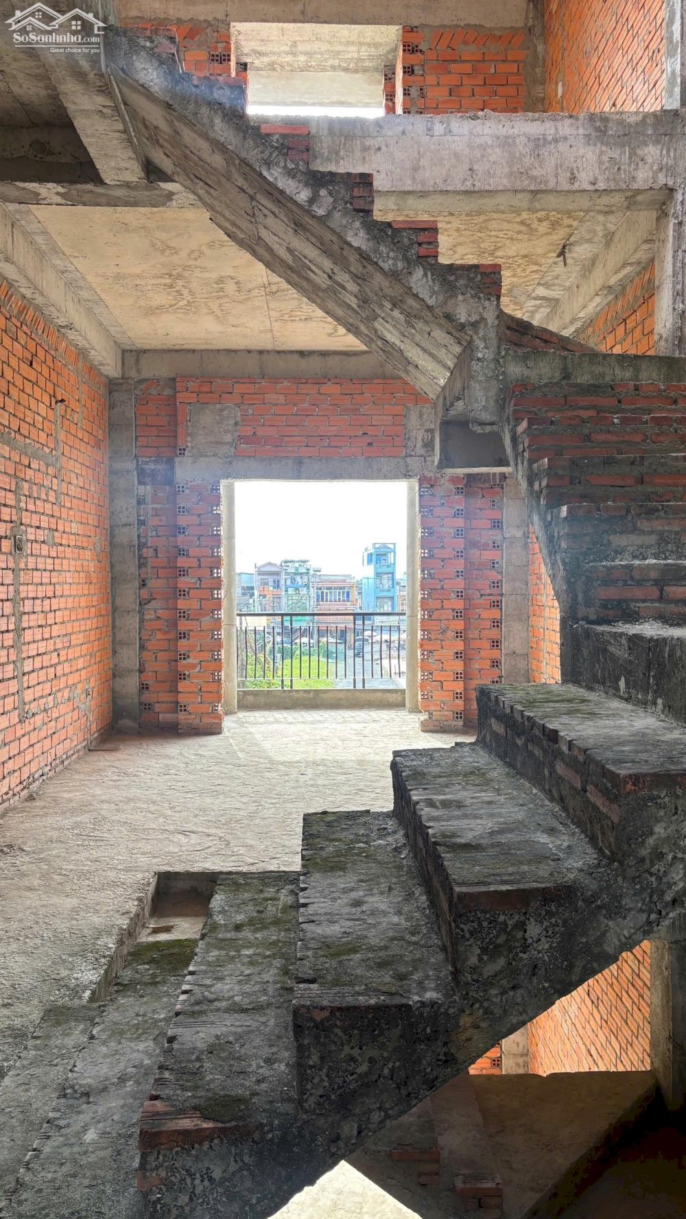 NHÀ MẶT TIỀN 1 TRỆT 3 LẦU CHỢ CÁI VỒN BÌNH MINH.