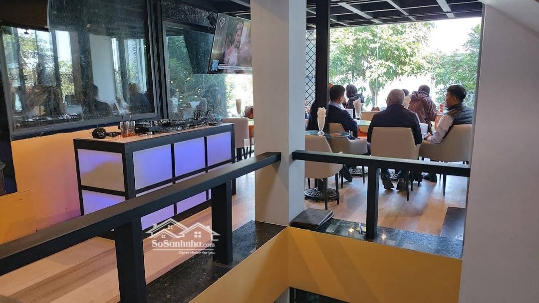 Cho Thuê Nhà Mặt Phố Nguyễn Đình Thi, Tây Hồ. Mặt Tiền: 6M, Diện Tích: 35M2 X 5 Tầng, Giá Siêu Hời!