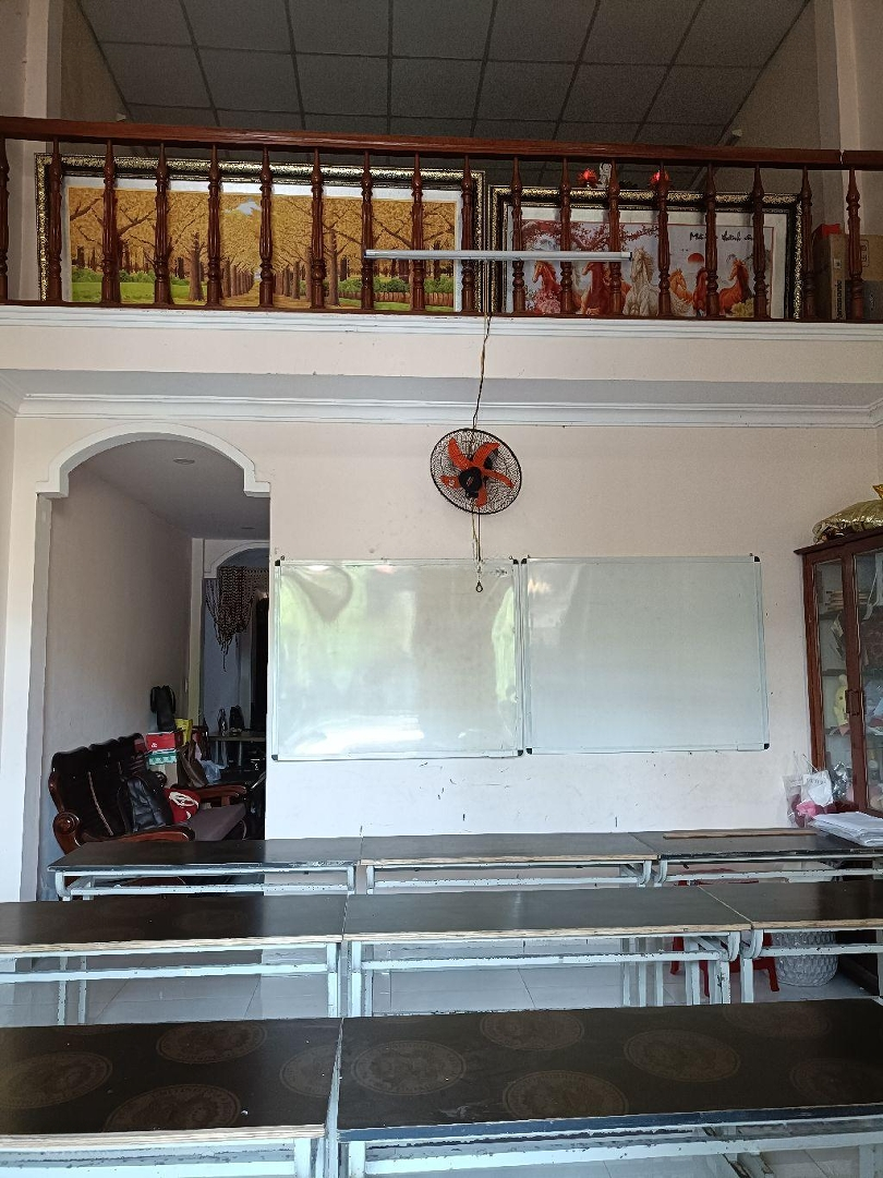 Sụp Hầm - 1 Căn Duy Nhất Nhà 2 Tầng Gác Lững, View Công Viên Sát Đường Trần Huấn, Giá Tốt.