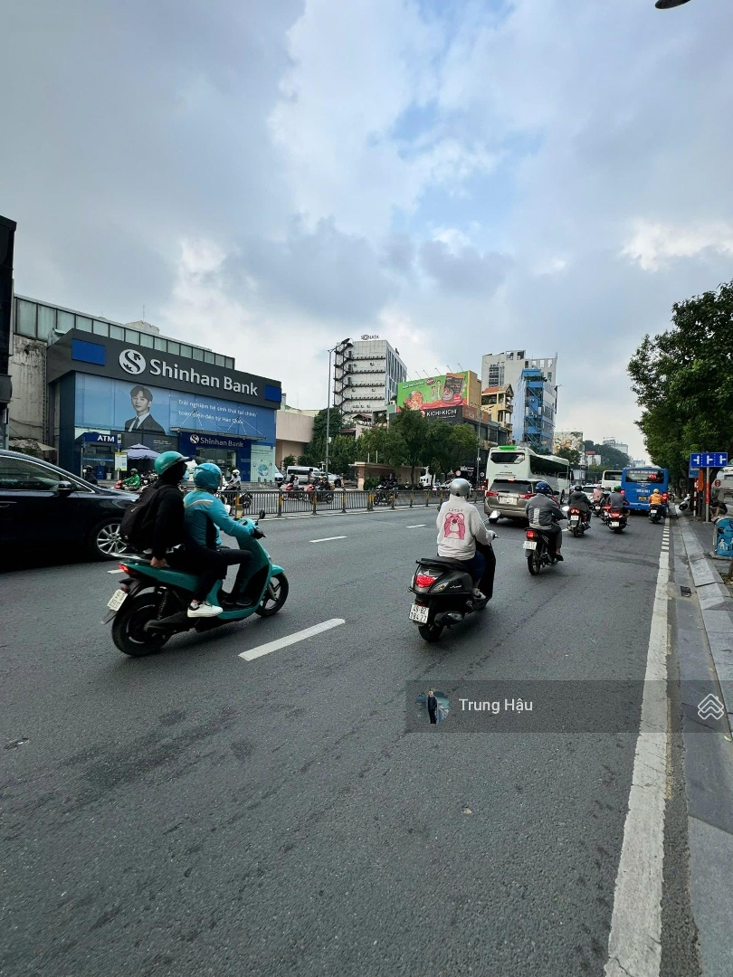 Tòa Nhà 5.000M2 - Xây Dựng 2 Hầm - 14 Tầng - Mặt Tiền Nguyễn Văn Trỗi Q. Phú Nhuận - Giá Bán 300 Tỷ