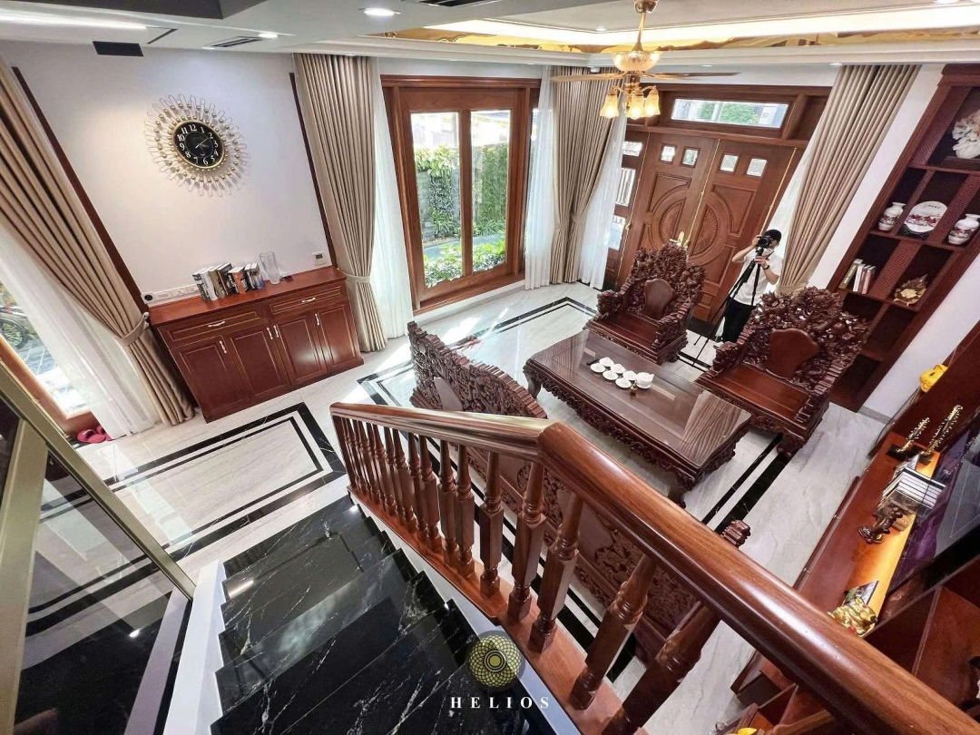 Bán Biệt Thự 95M Hoàng Như Tiếp, Long Biên - Nhà Đẹp - Full Nội Thất - Sân Vườn Thoáng Mát Tốt Sk.