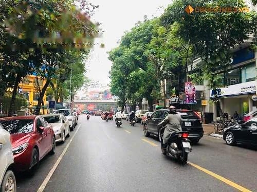 Phố Nguyên Hồng Hiếm Rất Hiếm Một Căn Duy Nhất 138M2 Xây 8T Nổi 1 Hầm Giá Chỉ 62.3 Tỷ