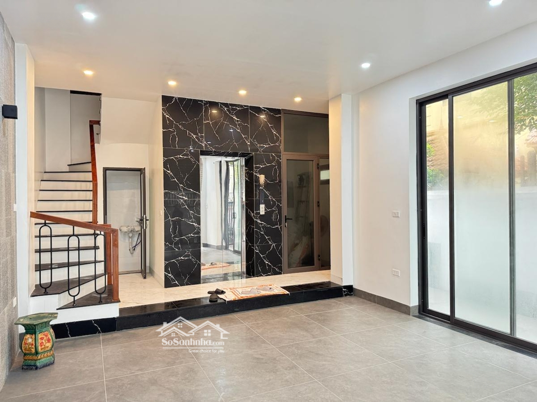 Bán Nhà Riêng 50M2, 25 Tỷ Tại Lạc Long Quân, Nhật Tân, Tây Hồ, Hà Nội