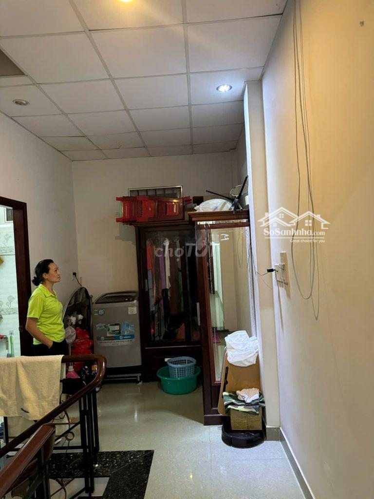 Bán Nhàhẽm Xe Hơicô Bắc P Cô Giang Quận 1.