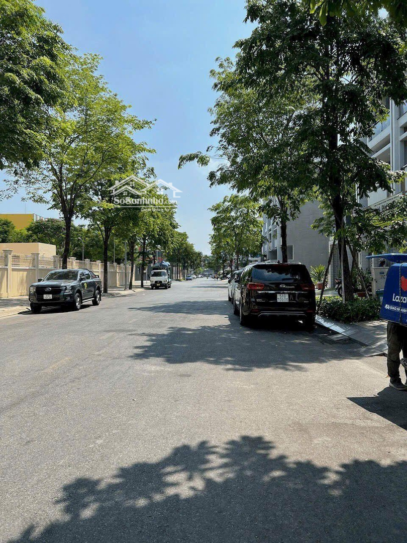Nhà Kdt Vạn Phúc - Thủ Đức - Hầm 4 + Tầng - Giá Tốt.