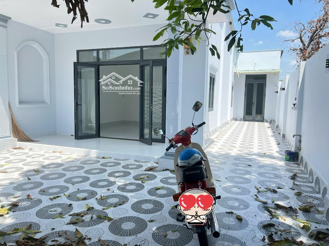 Nhà Thiết Kế Thông Suốt, Sân Ô Tô Gần Chợ Chánh Mỹ - Thủ Dầu Một; Giá Bán 3.3 Tỷ Thương Lượng Bán Nhanh