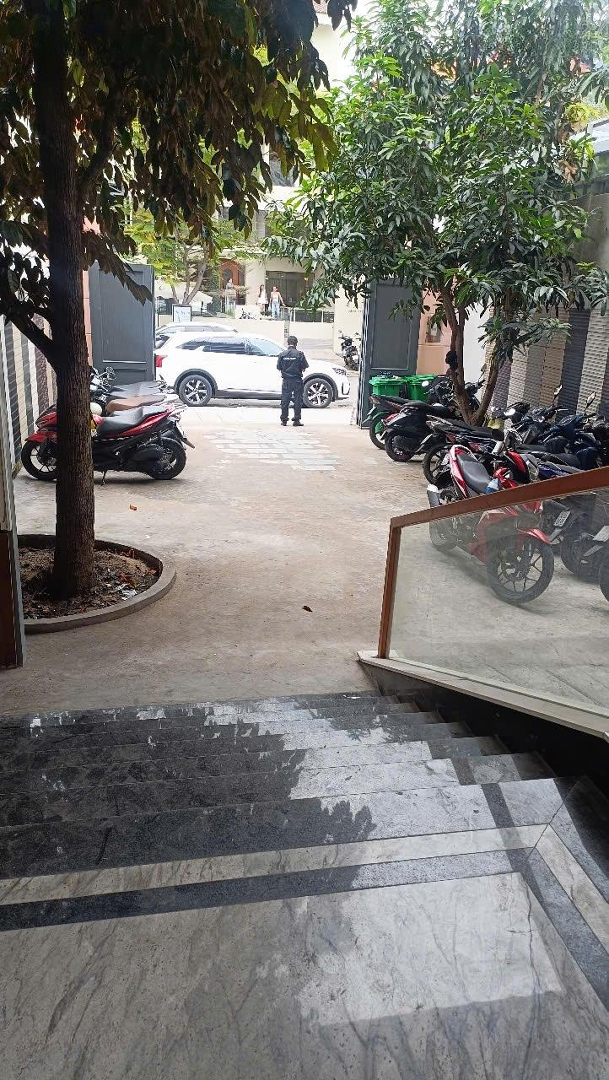Tòa Nhàmặt Tiềnquốc Hương - Xuân Thủydiện Tích7X38, Hầm 8 Tầng, Sàn Suốt
