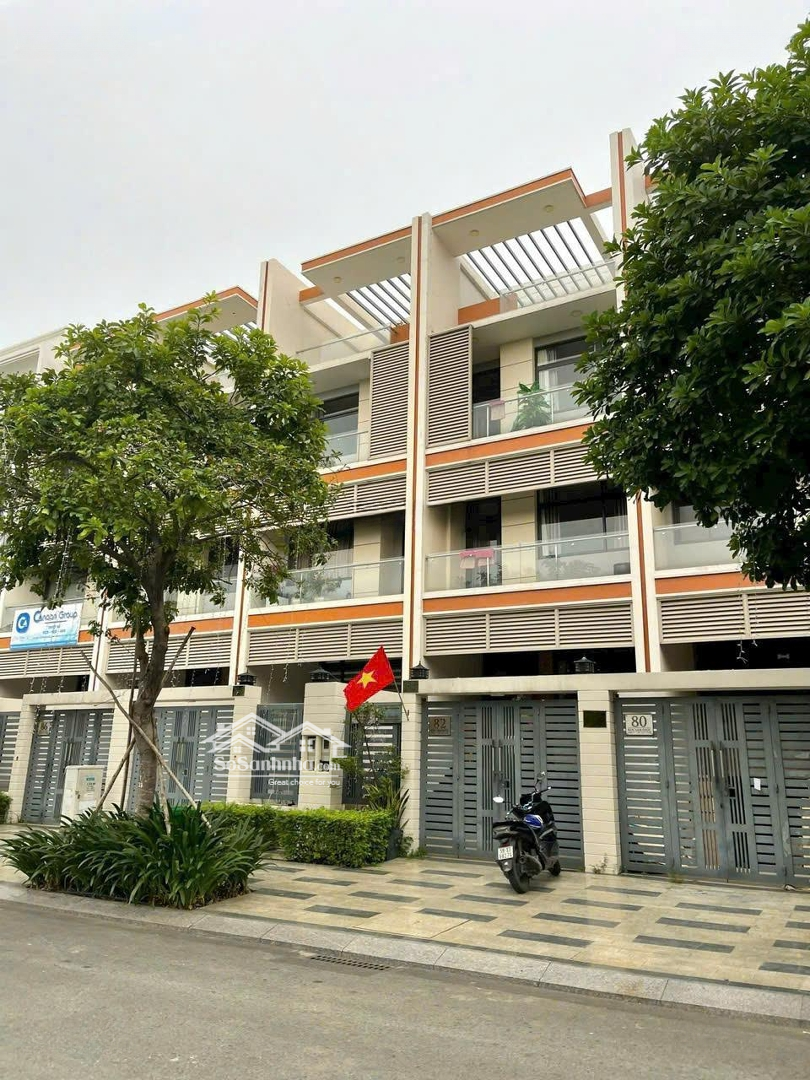 Cần Cho Thuê Nhà Nguyên Căn 1 Hầm 4 Tầng Full Nội Thất Cao Cấp Nhà Đường 20M Kđt Vạn Phúc
