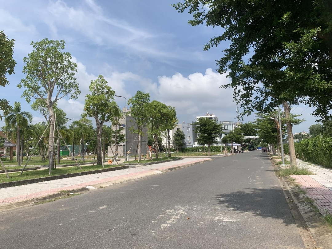 Bán Đất Tại Kdc Saigon South Lê Văn Lương, Trục Chính Đường 14M 8,15 Tỷ, 111,7 M2, Pháp Lý Đầy Đủ