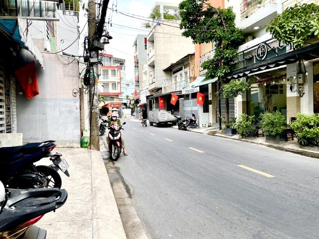 Bán Nhà Hẻm 173 Khuông Việt, Tân Phú - 226M2 ( 8,2 X 28M) Cấp 4 Tiện Xây Mới 8 Tầng - 17,5 Tỷ Tl