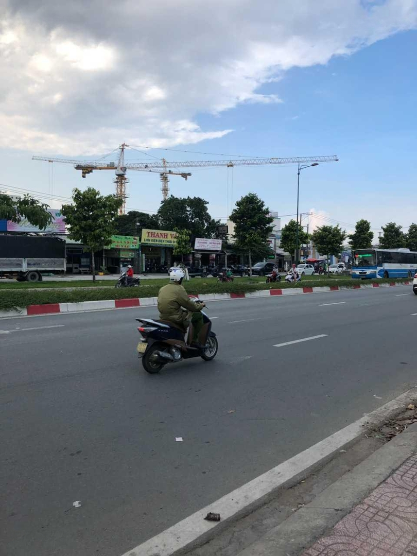 Cần Chuyển Nhượng Căn Phạm Văn Đồngdiện Tích560M2, Đang Cho Thuê 120 Tr/Th