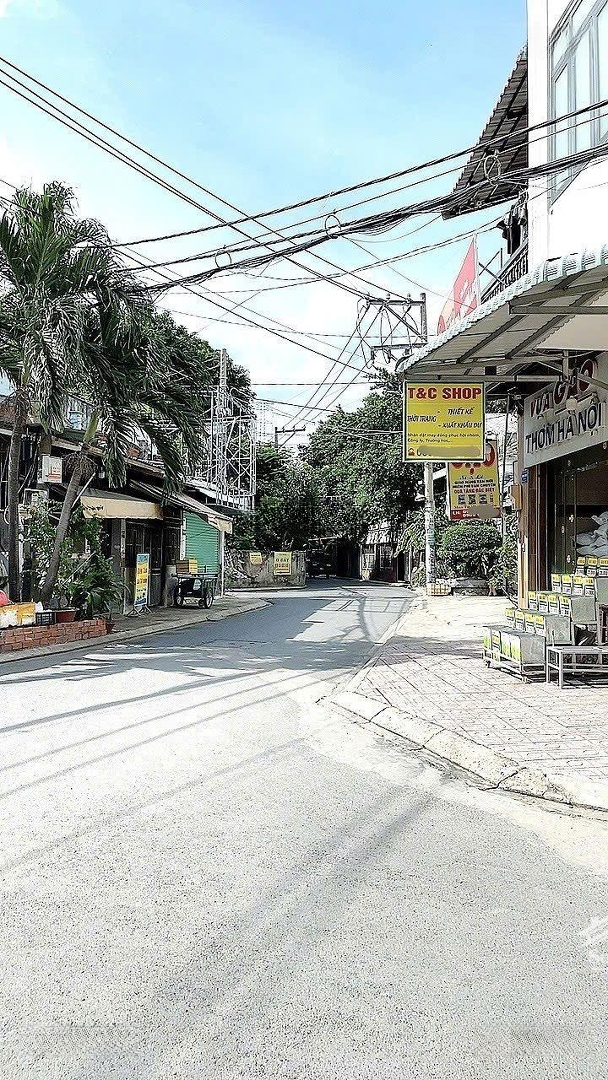 Hàng Thơm - Thổ Cư 100%
Lô Đất Kế Góc ,Sát Mặt Tiền ,Tiện Kinh Doanh - Giá Siêu Rẻ
