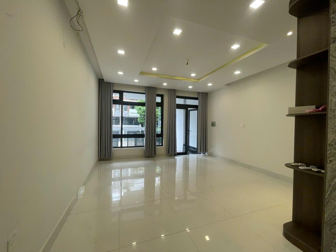 Cho Thuê Văn Phòng & Mặt Bằng 110M2 Tại Kđt Vạn Phúc City- Vị Trí Đẹp