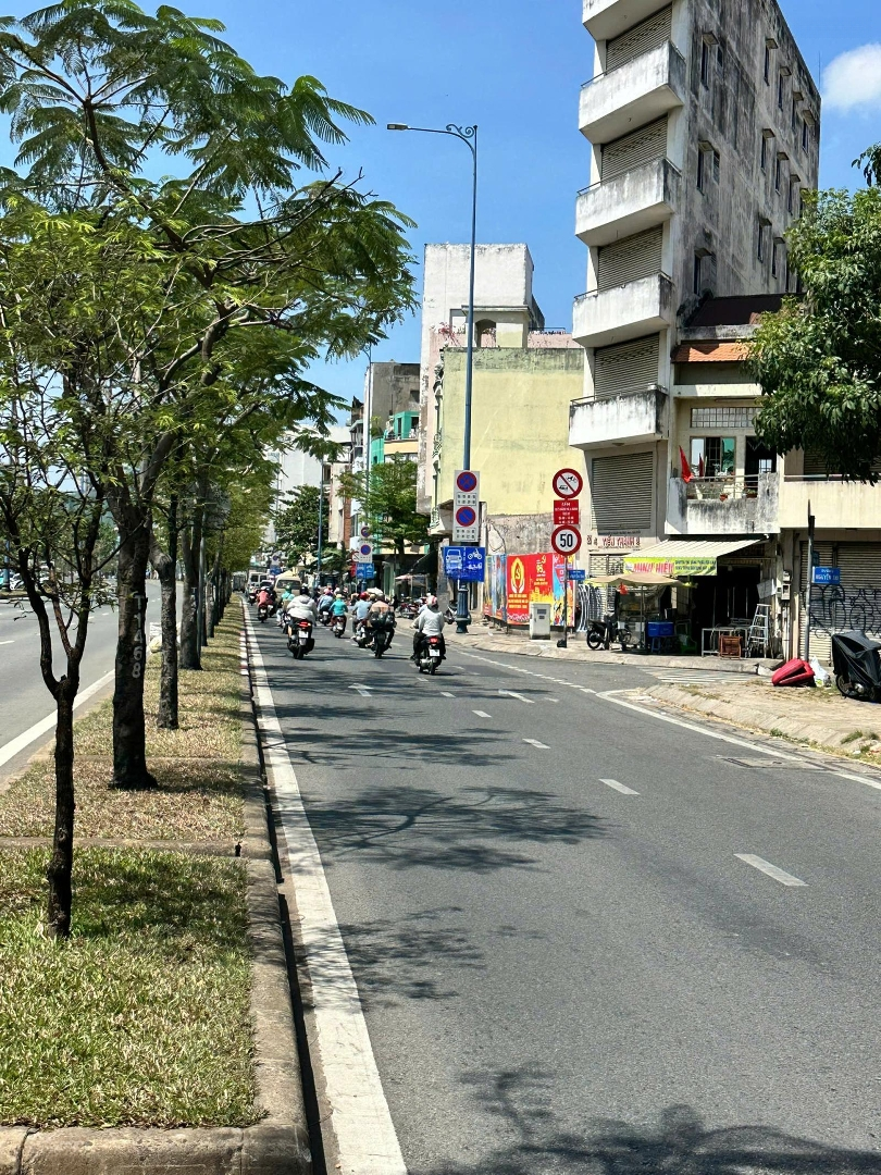 Mặt Tiền Võ Văn Kiệt, P. 13, Quận 5 - Ngang 5M - 51M2 - Giá Bán 16 Tỷ Thương Lượng