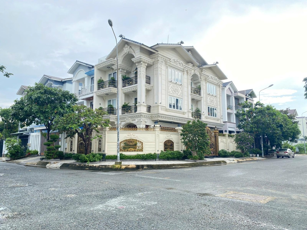 Bán Biệt Thự 2Mt Đặng Thùy Trâm View Công Viên, Có Thang Máy - 11X20M, 3 Tầng 6 Phòng Ngủ Gara Ô Tô, 25 Tỷ
