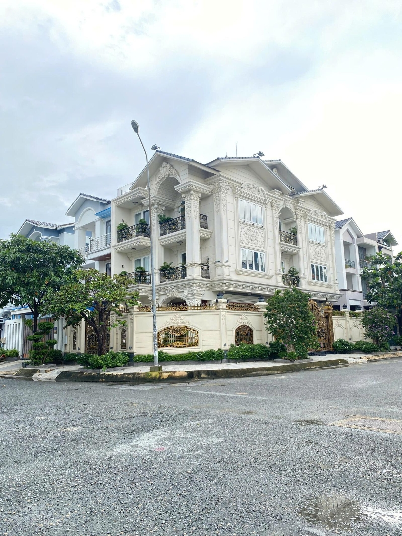 Bán Biệt Thự 2Mt Đặng Thùy Trâm View Công Viên, Có Thang Máy - 11X20M, 3 Tầng 6 Phòng Ngủ Gara Ô Tô, 25 Tỷ