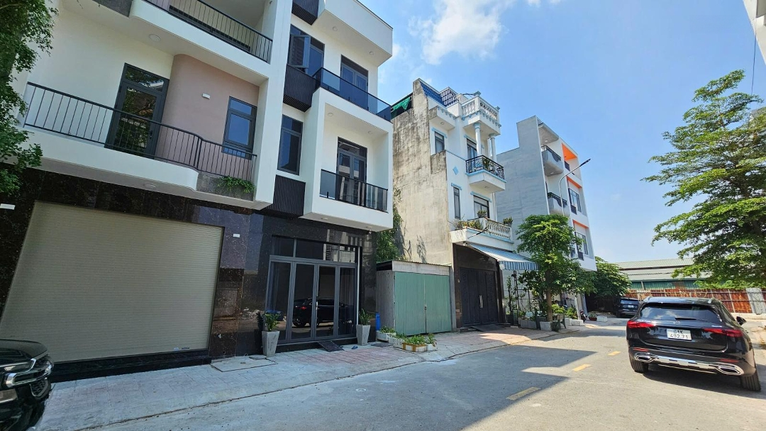 Bán Nhà 1 Trệt 2 Lầu Full Nội Thất Kdc Phú Hồng Khang, P.bình Chuẩn, Tp Thuận An