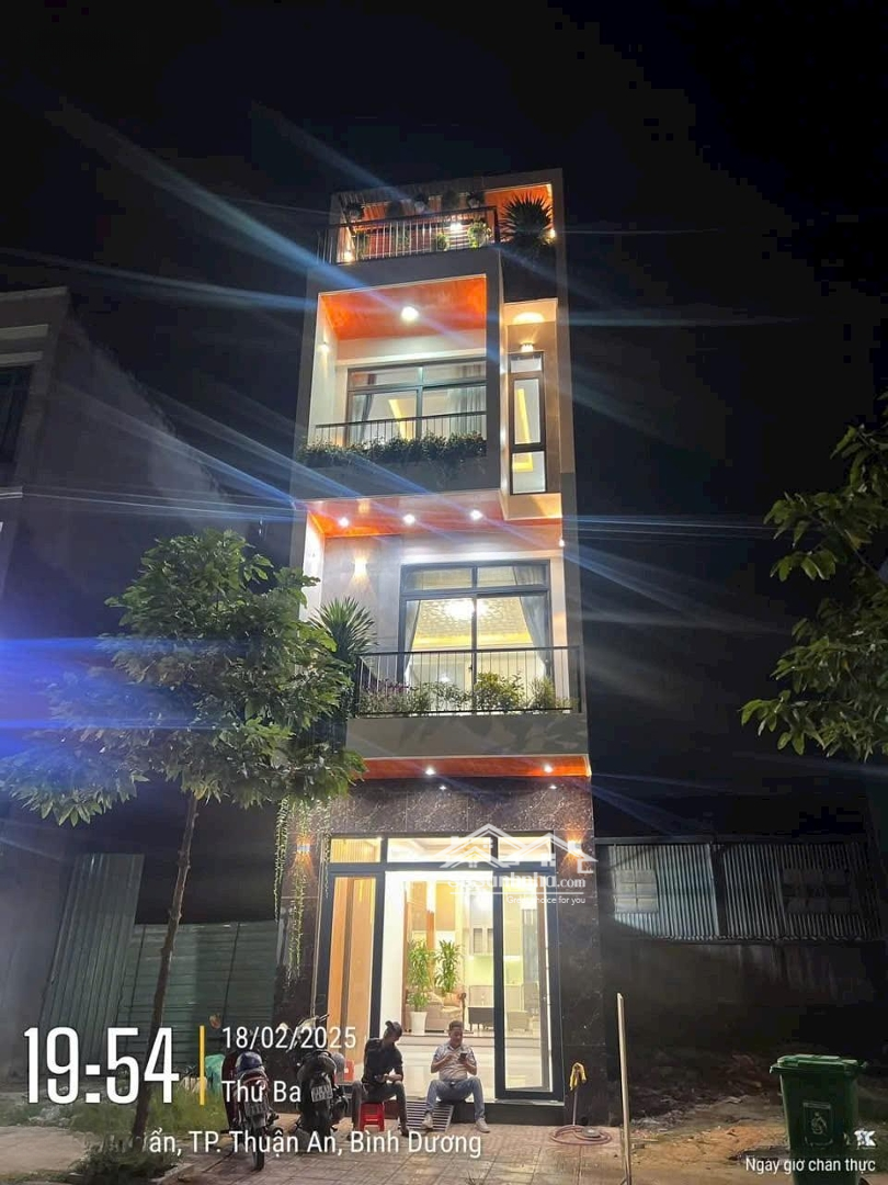 Nhà Hoàn Công Mặt Tiền Kinh Doanh N1 Trục Chính Phú Hồng Thịnh 8, Chỉ Với 5Tỷ 2 Thuơng Lượng