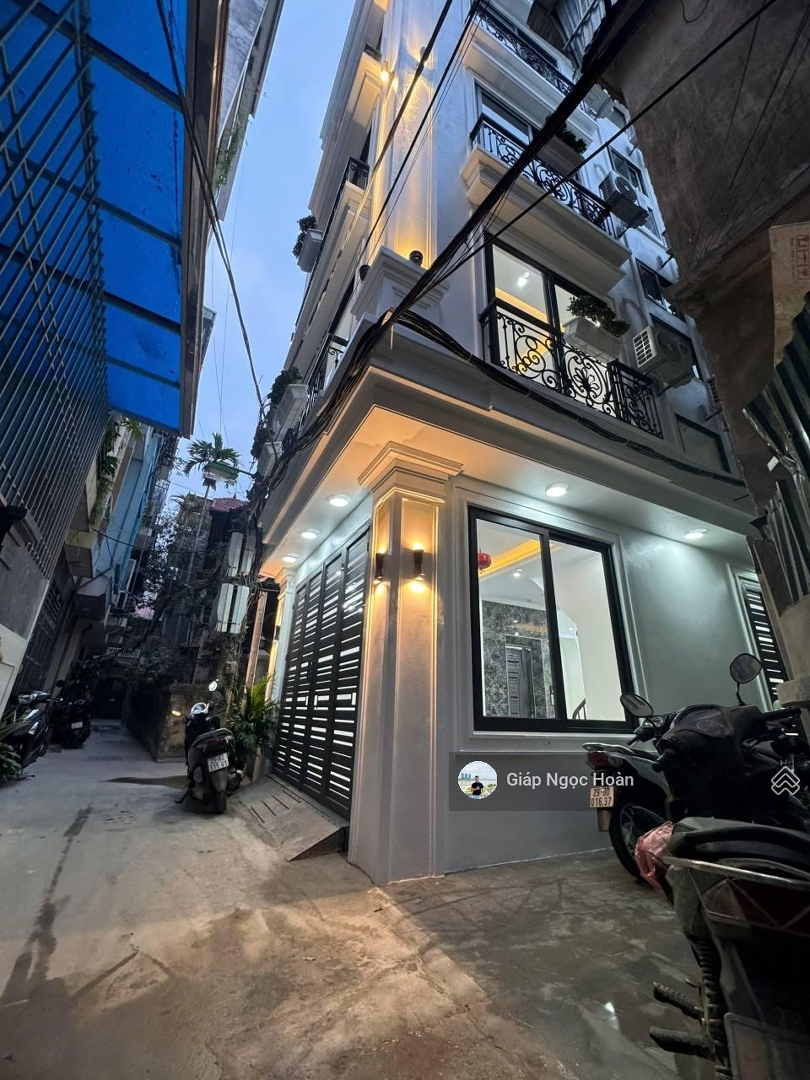 Bán Chdv Cầu Giấy 55M2X6Tầng Thang Máy Lô Góc 2 Thoáng Dòng 6%/Năm