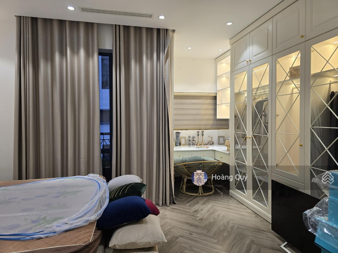 Bán Gấp Liền Kề Làng Việt Kiều Châu Âu 79M2*4Tầng View Gần Khuôn Viên Vỉa Hè Kinh Doanh Chỉ 21.5 Tỷ