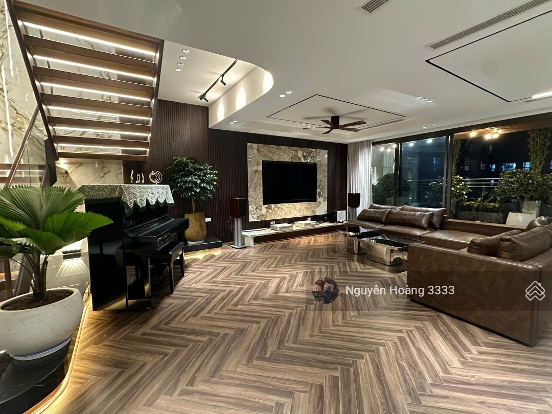 Căn Penhouse Hiện Đại, Sang Trọng Hứa Hẹn Là Một Không Gian Sống Ấn Tượng. Với 269M2 Xem Thêm...