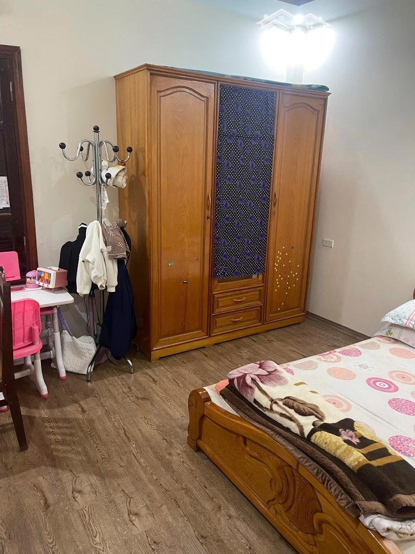 Cho Thuê Nhà Nguyên Căn Tại Đường Nguyễn Văn Cừ, 3 Phòng Ngủ 4 Tầng. Giá 30 Triệu/Tháng