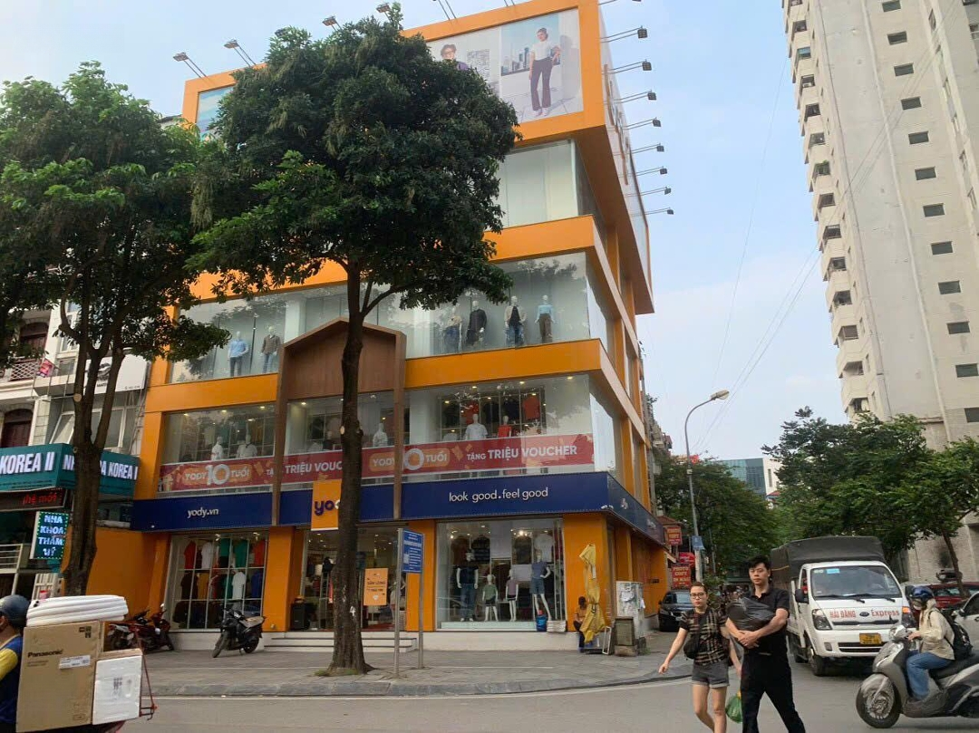 Bán Đất Tặng Nhà Lô Góc Mặt Phố Nguyễn Văn Huyên 3 Tầng 90M2Mặt Tiền7.5M Xây Building Cho Thuê, Kd Đỉnh