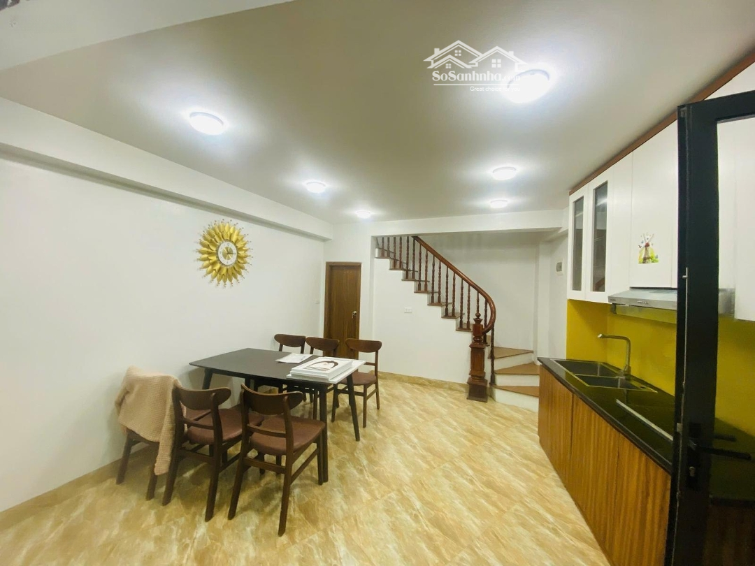 Cần Bán Gấp Nhà Phố Nguyễn Văn Trỗi,Cách Mặt Phố 20M,Gần Chợ,Siêu Thị
