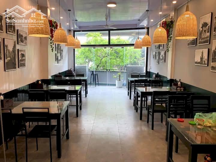 Bán Nhà Mặt Phố Kinh Doanh Đỉnh Hoàng Cầu, Đống Đa 50m, 5 tầng, mt 4.8m, giá 28.5 tỷ.