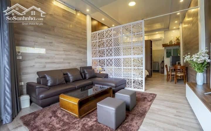 Bán Nhà Mặt Phố Kinh Doanh Đỉnh Hoàng Cầu, Đống Đa 50m, 5 tầng, mt 4.8m, giá 28.5 tỷ.