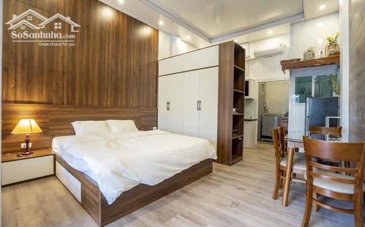 Bán Nhà Mặt Phố Kinh Doanh Đỉnh Hoàng Cầu, Đống Đa 50m, 5 tầng, mt 4.8m, giá 28.5 tỷ.
