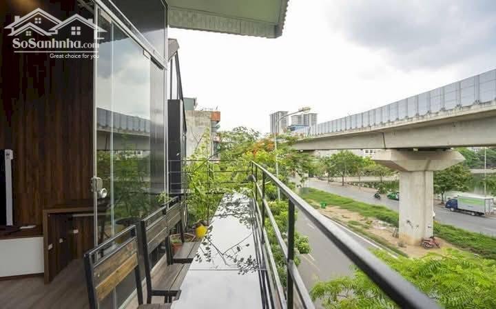 Bán Nhà Mặt Phố Kinh Doanh Đỉnh Hoàng Cầu, Đống Đa 50m, 5 tầng, mt 4.8m, giá 28.5 tỷ.