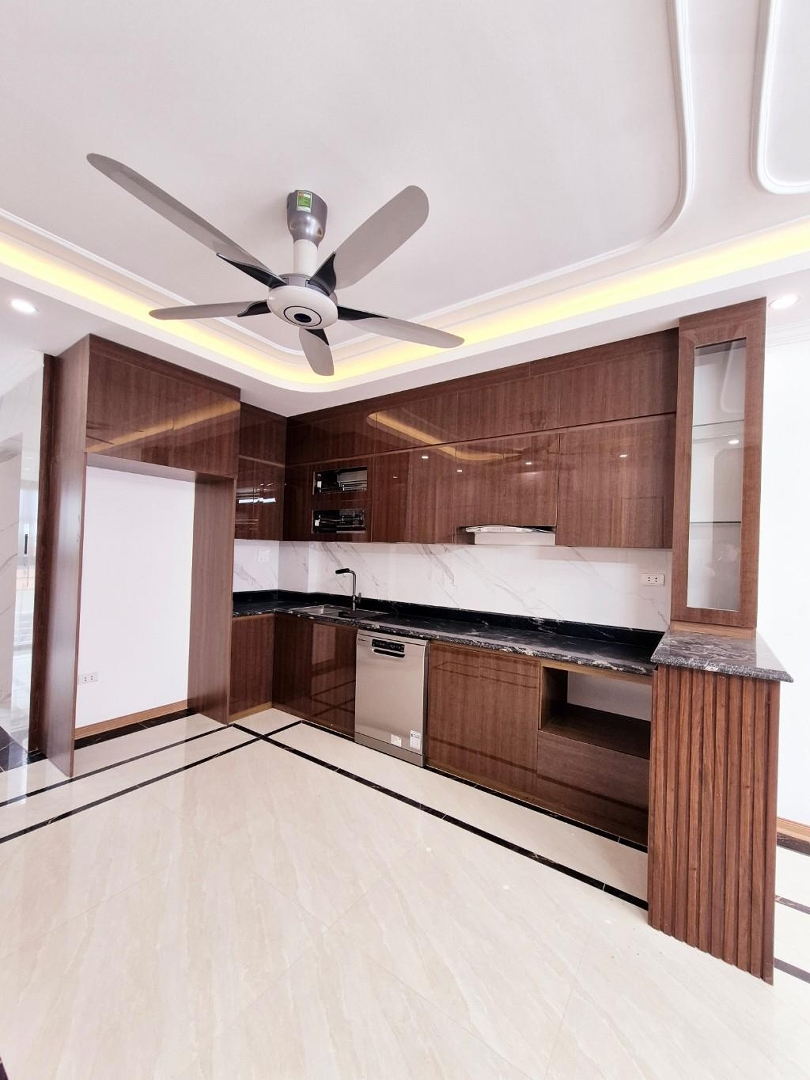 Nhà Đẹp- Giáp Bát-Siêu Phẩm Phân Lô -2 Mặtthoáng-Thang Máy- Vỉa Hè.-Kinh Doanh-Ô Tô Tránh.
