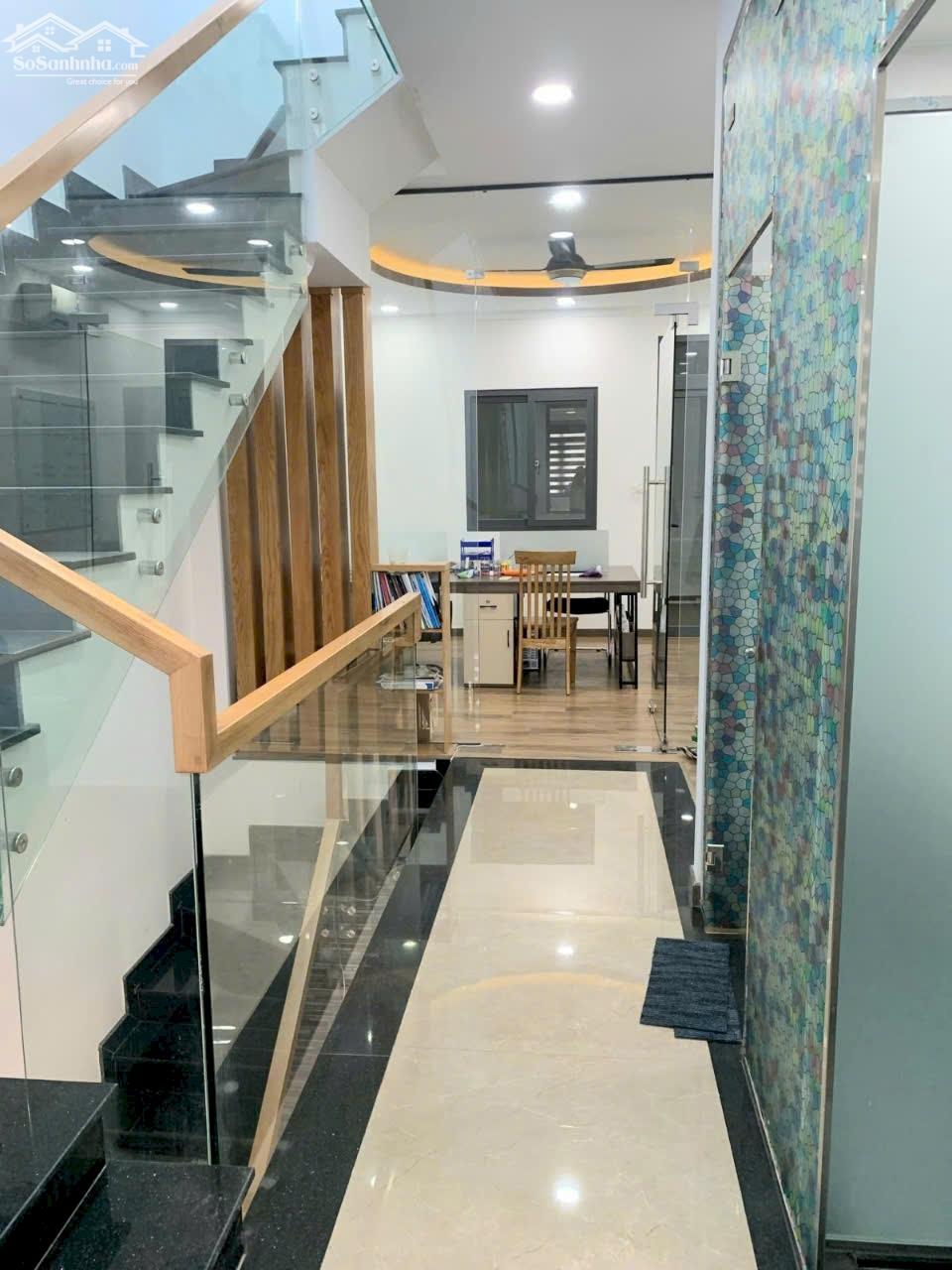 Em chân dài quá đẹpKhu sầm uất nhất nhì Linh Xuân, Thủ ĐứcHẻm 6m - 85m2, 3 Tầngchỉ 5,x tỷ (TL)