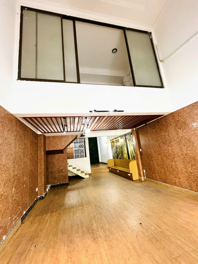 Chính Chủ Bán Nhà Mặt Tiền Lê Quang Định 5.5X17M 4 Tầng - Thu Nhập 30 Triệu