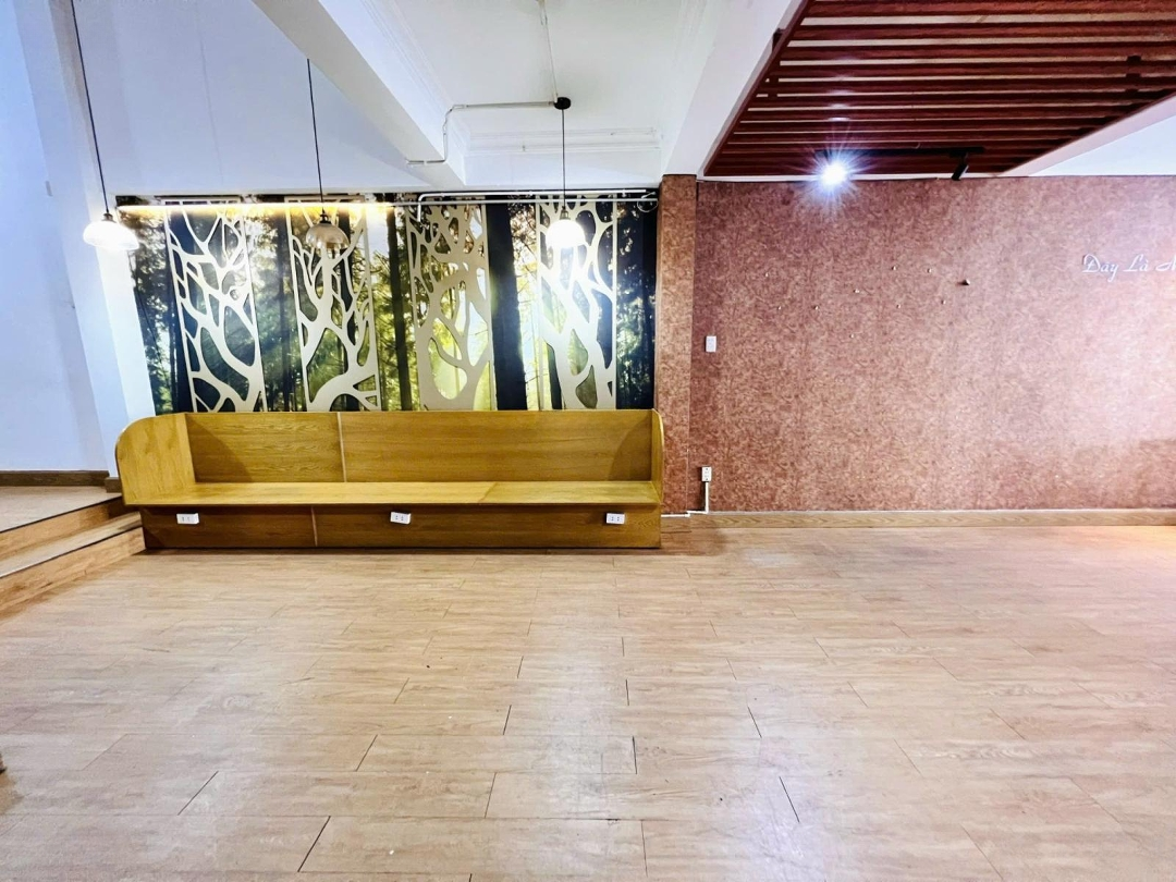 Chính Chủ Bán Nhà Mặt Tiền Lê Quang Định 5.5X17M 4 Tầng - Thu Nhập 30 Triệu