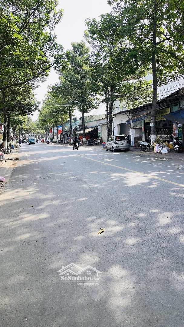 Bán Nhà C4 .Mặt Tiền Kinh Doanh Sầm Uất .Ngang 6M Đep.gần Làng Đại Học Quôc Gia Tphcm
