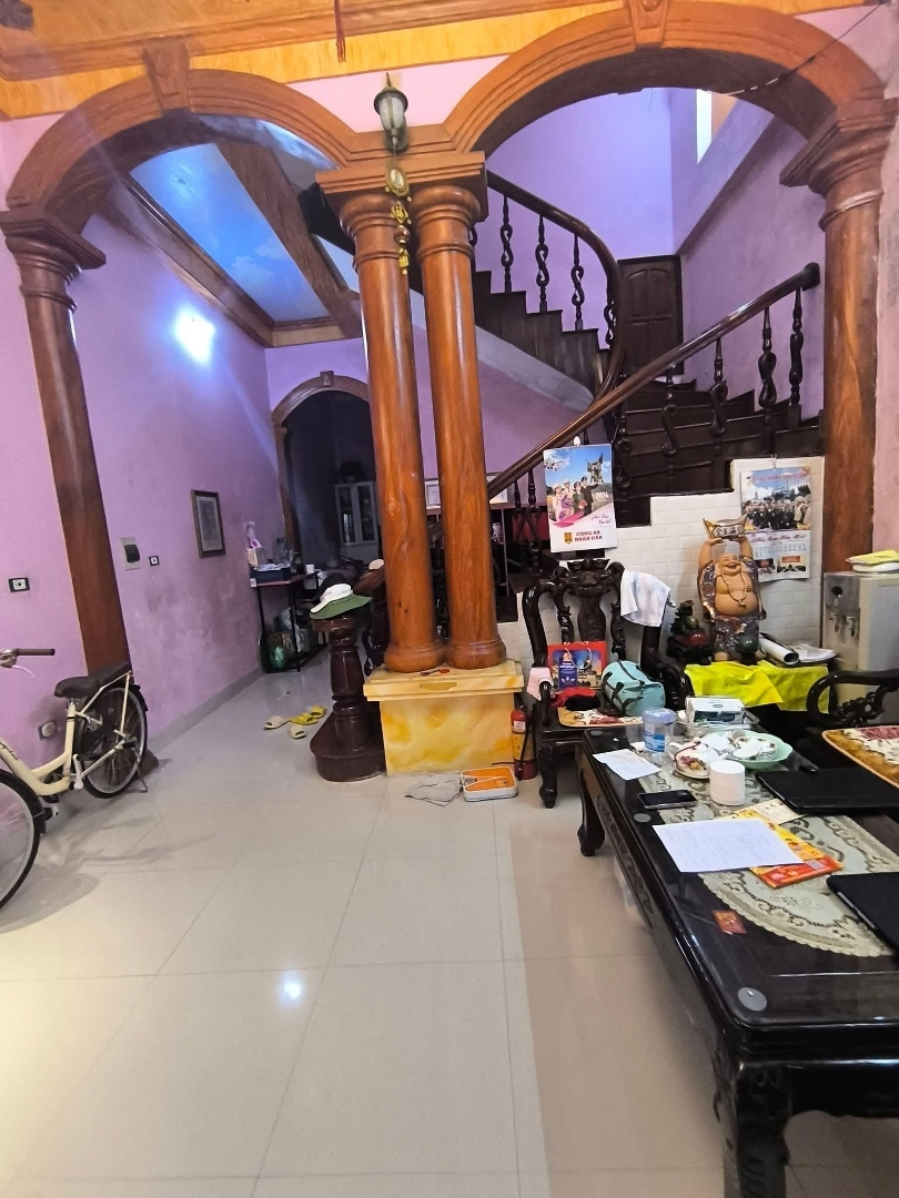 Bán Nhà Dân Xâydiện Tích59M2*5T*Mt 4,9M Phố
Hoàng Minh Đạo, Long Biên,Ngõ Oto Thông,Gần Vietnam Airlines
