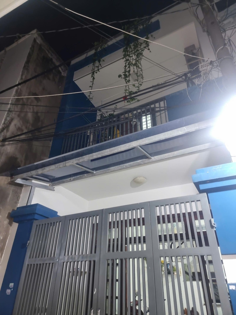 Bán Nhàhẽm Xe Hơilê Trọng Tấn - Đại Học Công Thương 4X12 - 3 Tầng Đúc - Sân Thượng Rộng Chỉ Hơn 4 Tỷ