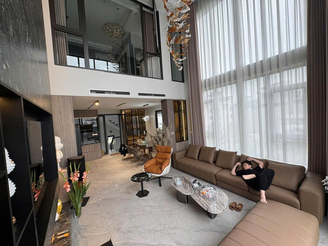 Chính Chủ Bán Nhà Ngõ 100 Phố Hoàng Như Tiếp - Ôtô Tránhdiện Tích65M 6Tầng Thang Máy Giá Thương Lượng.