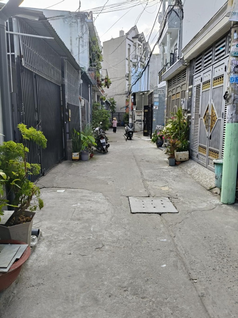 Bán Nhà Sổ Hồng Riêng Hiệp Thành 13, 2,7 Tỷ, 41,8 M2, Pháp Lý Đầy Đủ, Đẹp, Nhiều Tiện Ích