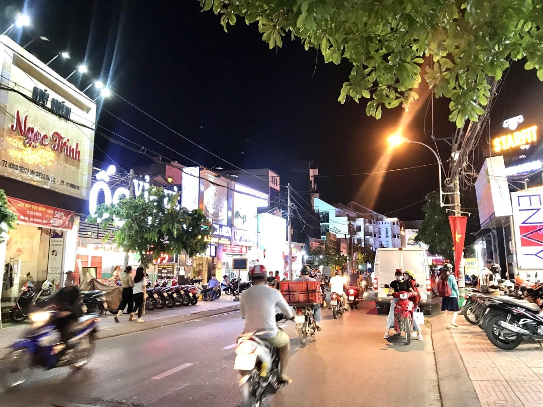 Căn Nhà Mặt Tiền Hoàng Diệu 2, Thủ Đứcdiện Tích100M2 Sổ Hồng Riêng 14.9 Tỷ Nhà 2 Lầu. Vuông Vức