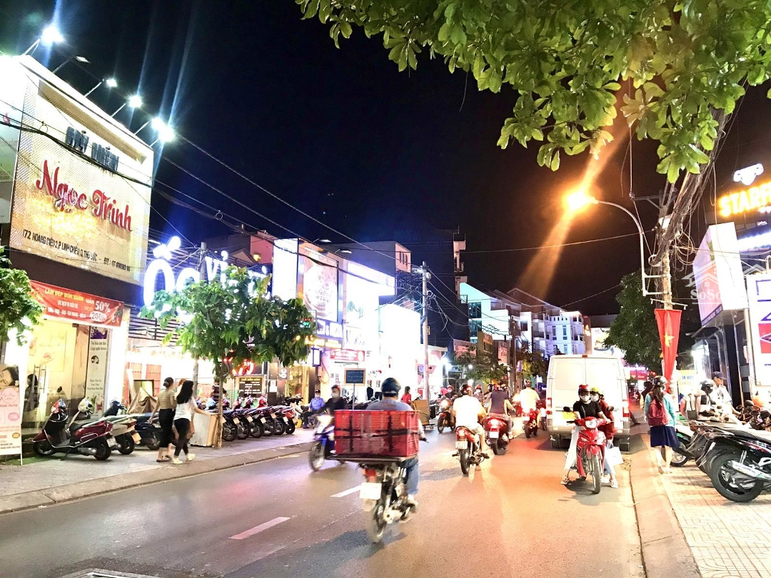 Căn Nhà Mặt Tiền Hoàng Diệu 2, Thủ Đứcdiện Tích100M2 Sổ Hồng Riêng 14.9 Tỷ Nhà 2 Lầu. Vuông Vức