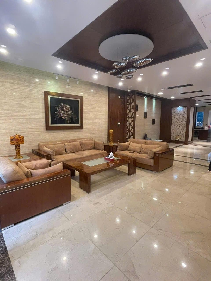 Nhà Mặt Đường Cát Cụt - 180M2 -Mặt Tiền7,6M - Hiện Đại - Thang Máy - Hoàn Thiện Đẹp - Giá Tốt