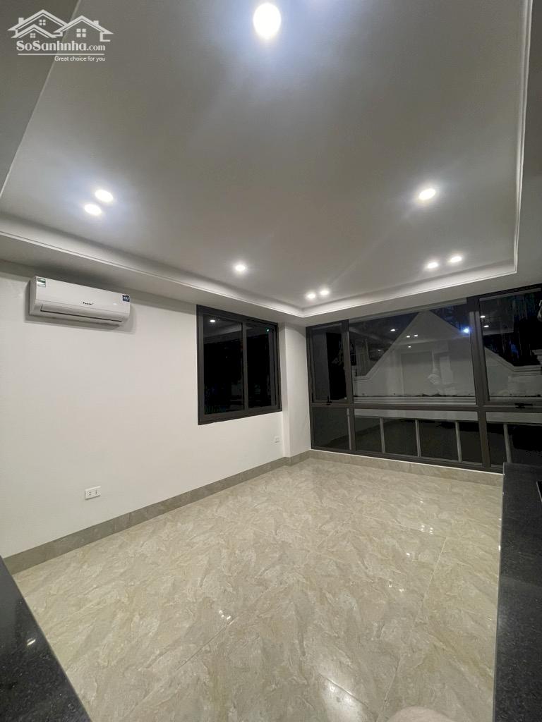 Bán nhà riêng tại Văn Cao, Liễu Giai, 41m2, 6 tầng, thang máy nhập khẩu, gần ô tô, hơn 11 tỷ