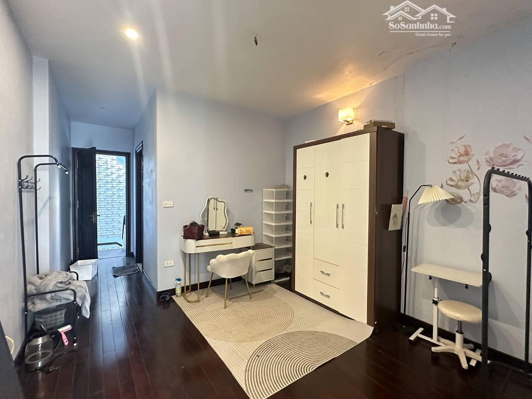 Bán Nhà Riêng Tại Lạc Long Quân, 15,3 Tỷ, 56M2, 4 Phòng Ngủ 4Wc