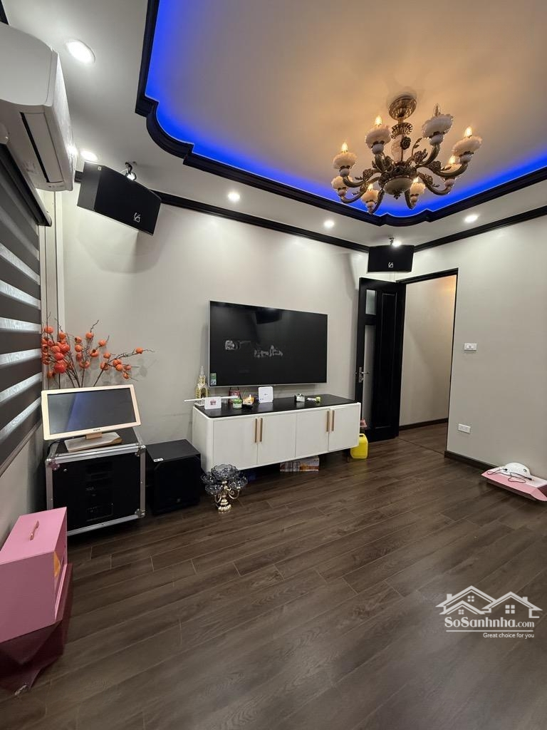 Bán Nhà Riêng Tại Nguyễn Văn Linh, 13,18 Tỷ, 63M2, 6 Phòng Ngủ 5 Vệ Sinh View Đẹp, Giá Cực Chất, Q.long Biên