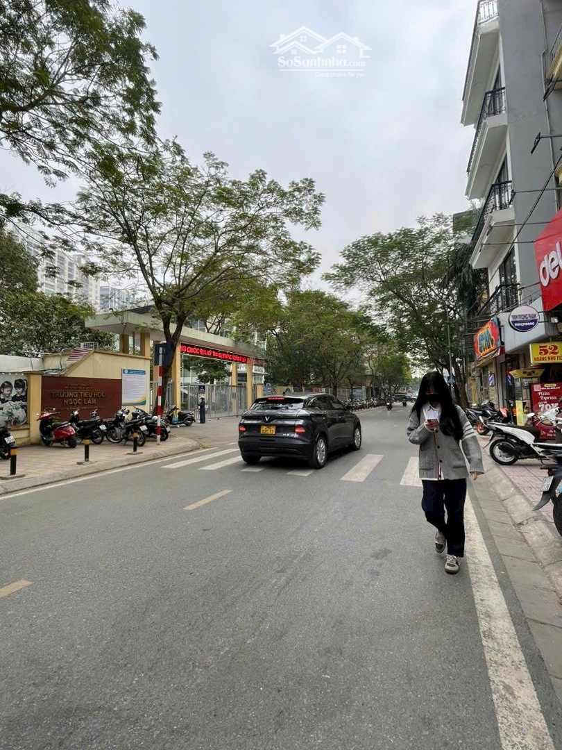 Nhà Mới Full Nội Thất Khu Vực Bệnh Viện Tâm Anh Bồ Đề- Tháng Máy Nhập Khẩu Nhà Đẹp Tiện Ích Bao Vây